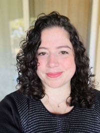 M&ocirc;nica Saraiva